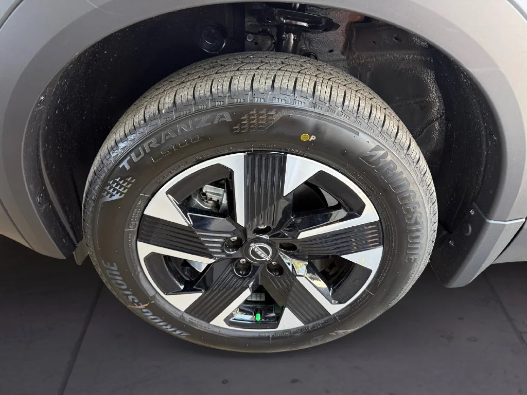 New 2027 Gray Nissan SV image 9