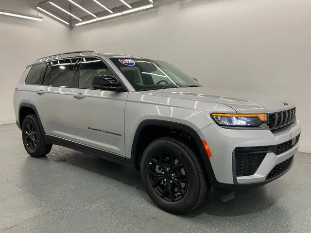 New 2026 Silver Jeep Altitude image 8