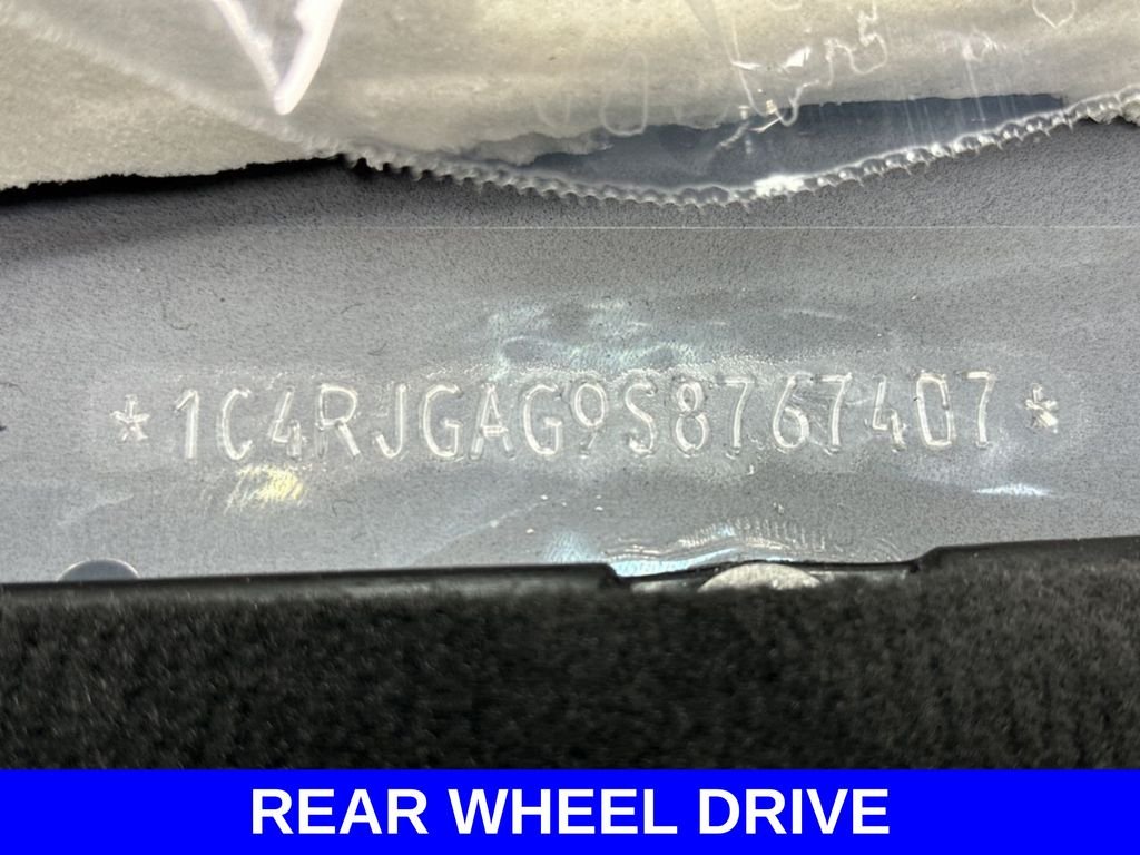 New 2025 Baltic Gray Metallic Clear-Coat Exterior Paint Jeep Altitude X image 19