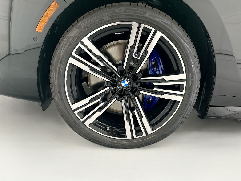 New 2026 Black Sapphire Metallic BMW 740i image 29