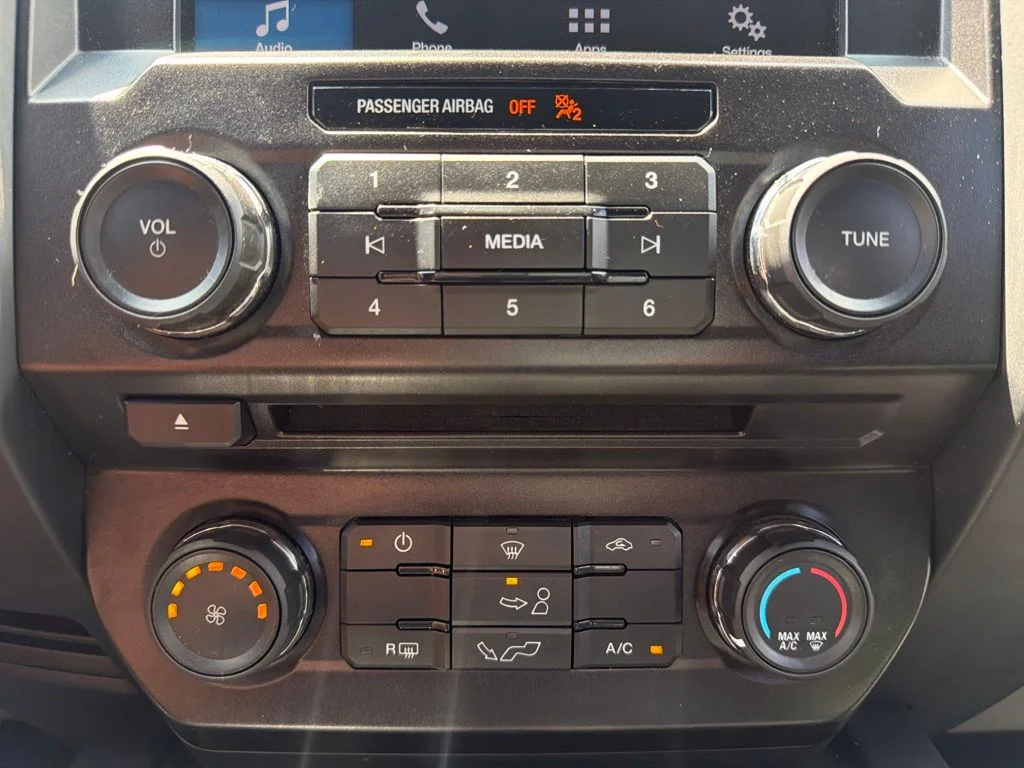 Used 2018 Gray Ford XL image 34