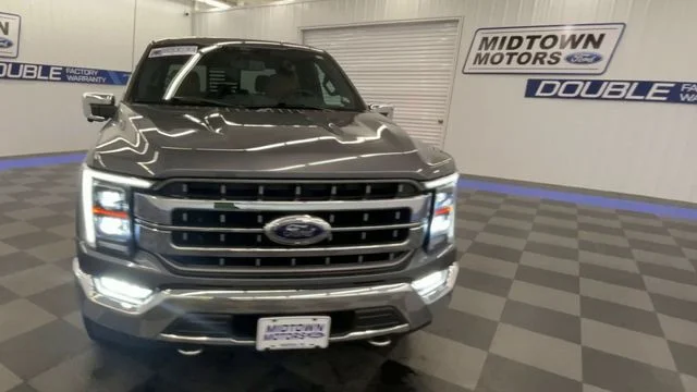 Used 2021 Gray Metallic Ford Lariat image 3