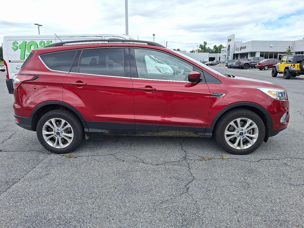 Used 2017 Red Ford SE image 7