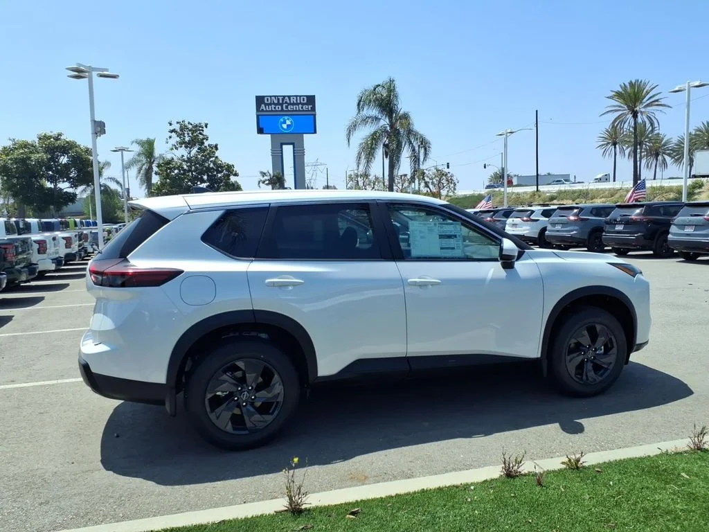 New 2026 Everest White Pearl TriCoat Nissan SV image 8
