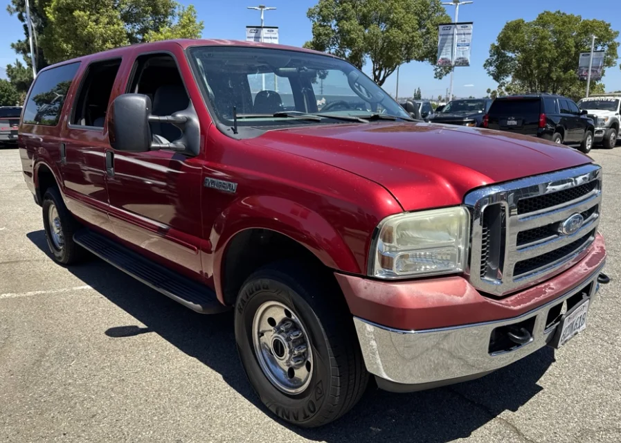 Used 2005 Red Ford XLT image 1