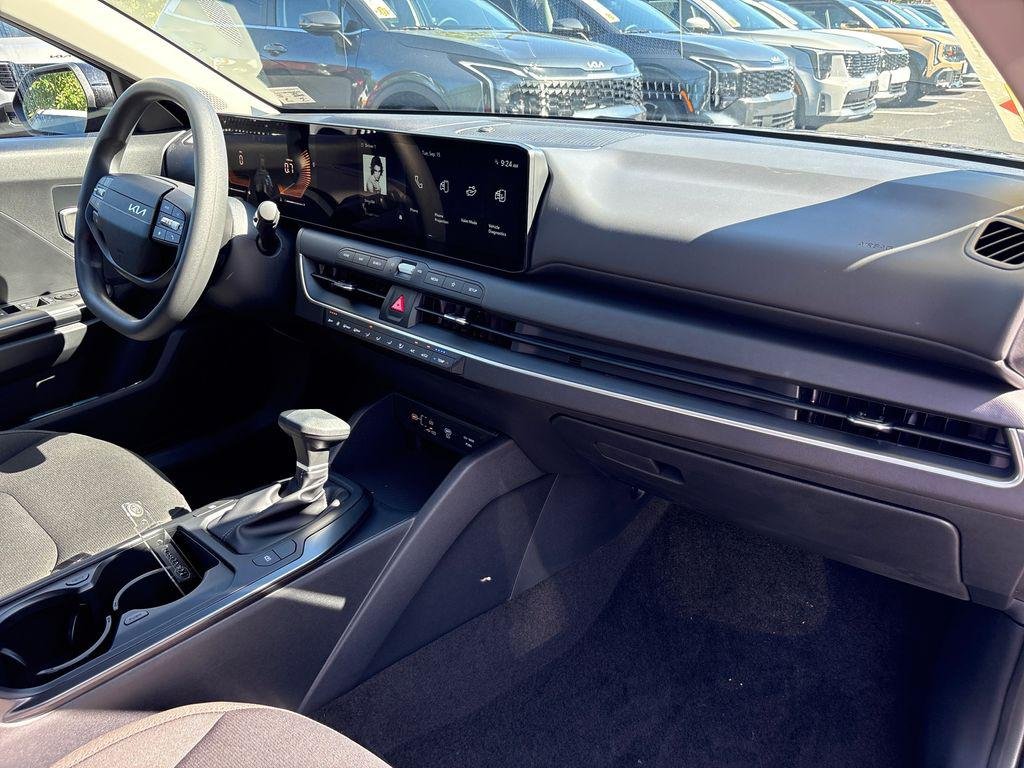 New 2026 Aurora Black Pearl Kia LXS image 30