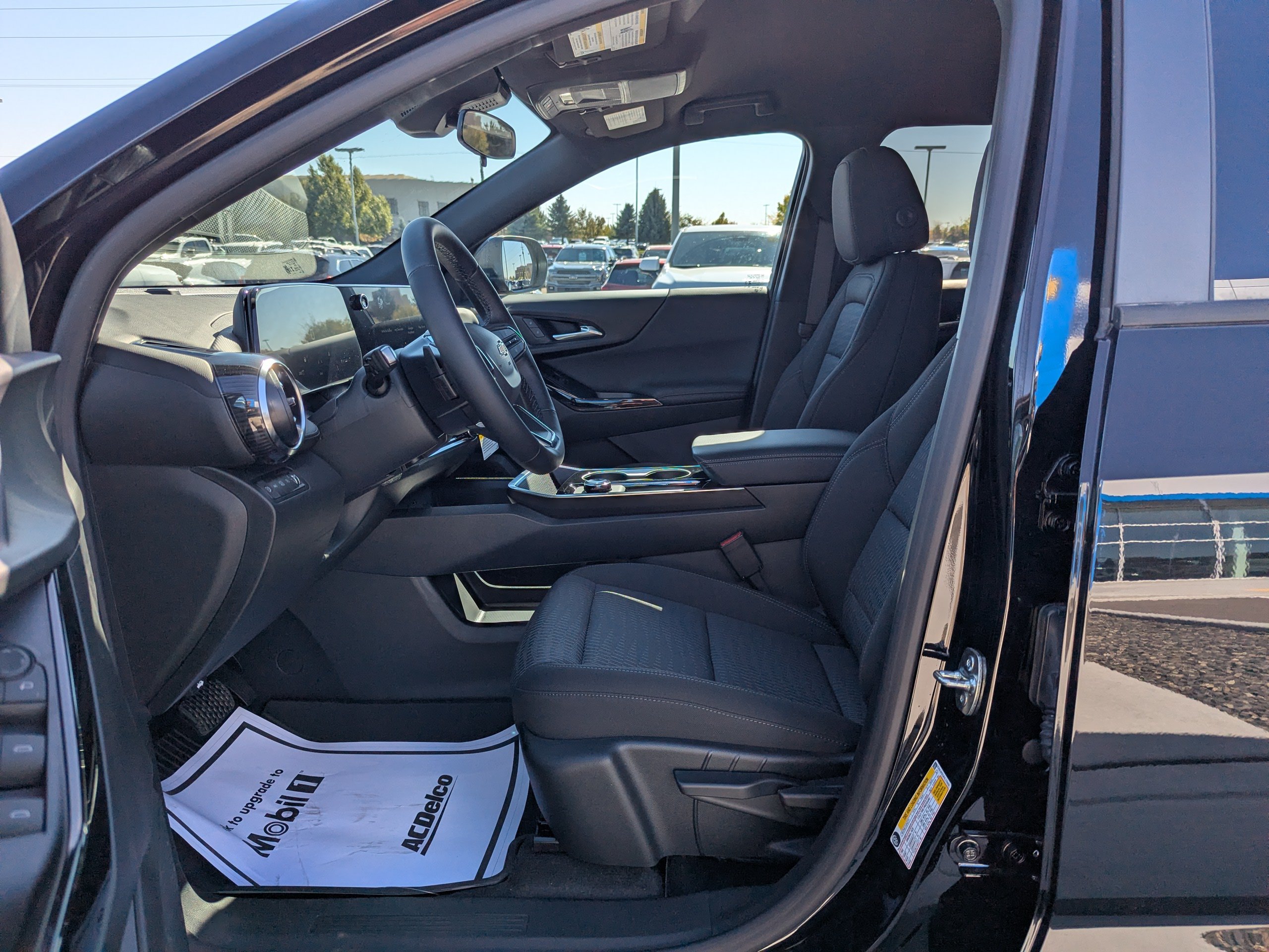 2027 Chevrolet Equinox LT - Photo 10