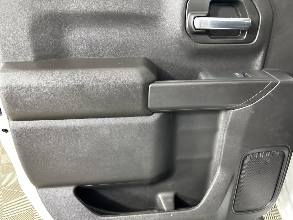 Used 2024 White Chevrolet Custom image 18