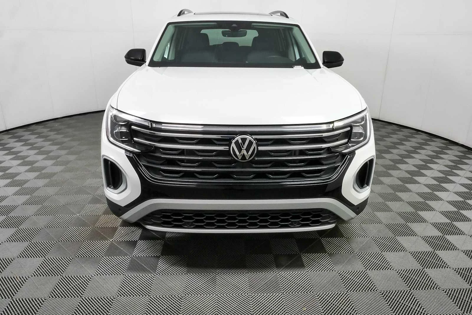 New 2026 Opal White Pearl Volkswagen 2.0T Peak Edition image 36