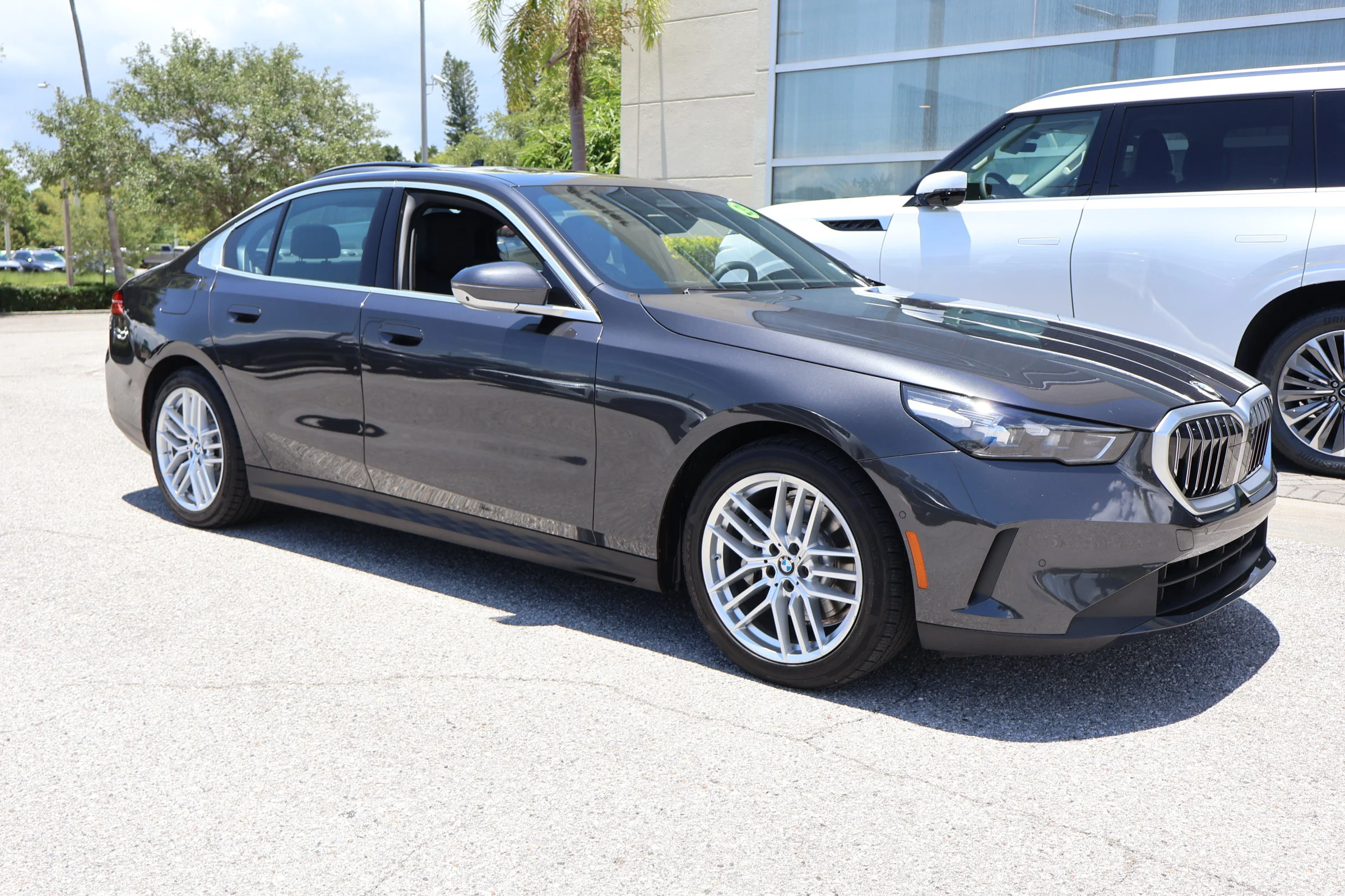 Used 2025 Dark Graphite Metallic BMW 530i image 12