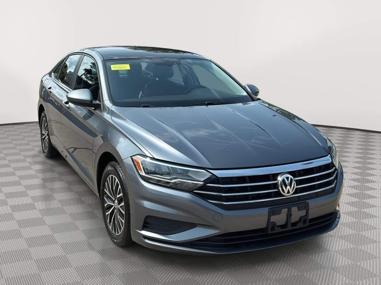Used 2019 Platinum Gray Metallic Volkswagen SE image 3