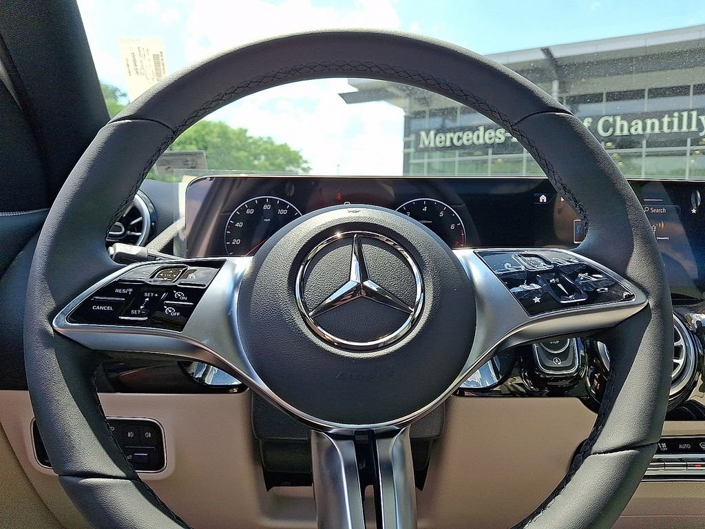 New 2026 Polar White Mercedes-Benz GLA 250 image 16