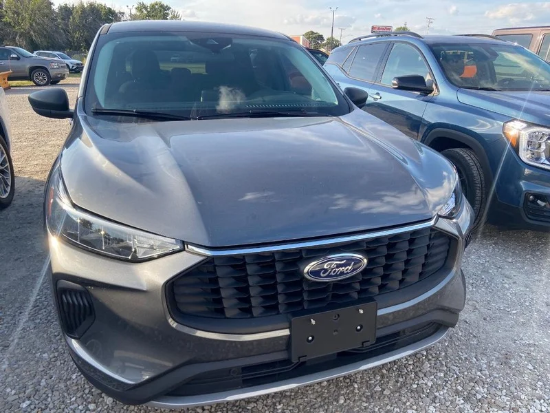 Used 2025 Carbonized Gray Metallic Ford Active image 2