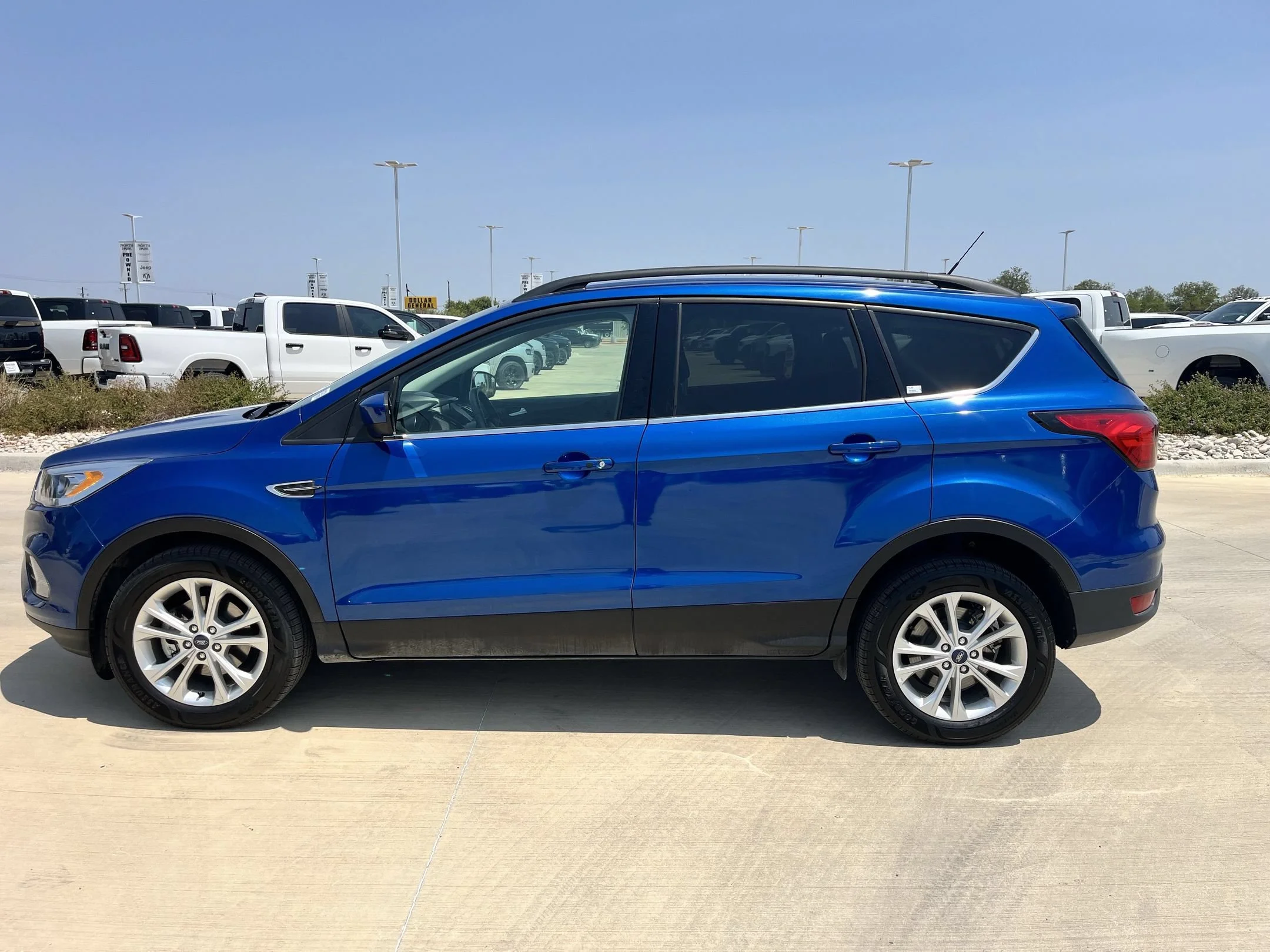 Used 2019 Blue Ford SEL image 6