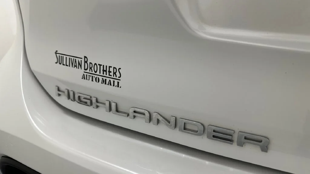 Used 2023 Beige Toyota Bronze Edition image 20