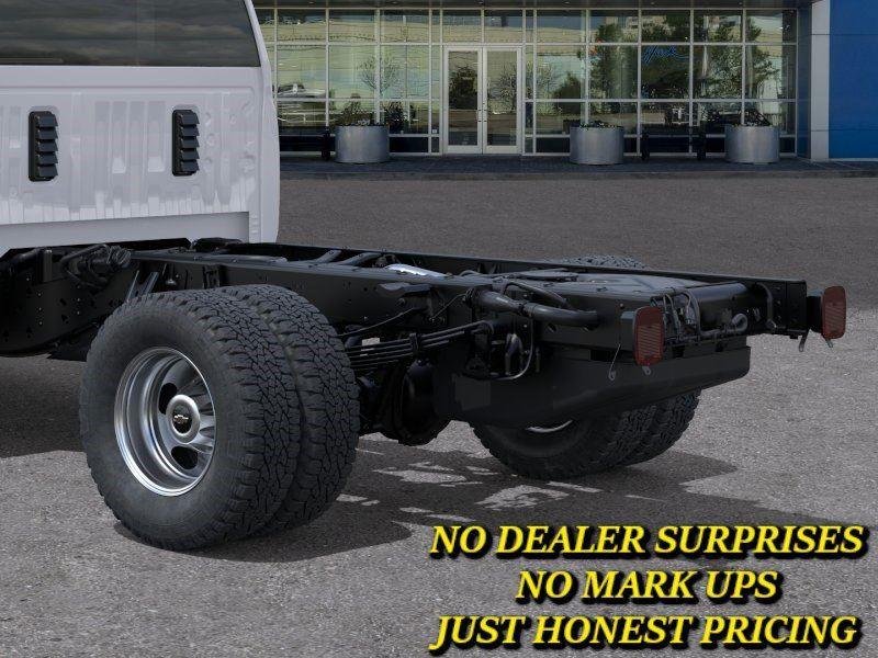 New 2026 Summit White Chevrolet Work Truck image 14