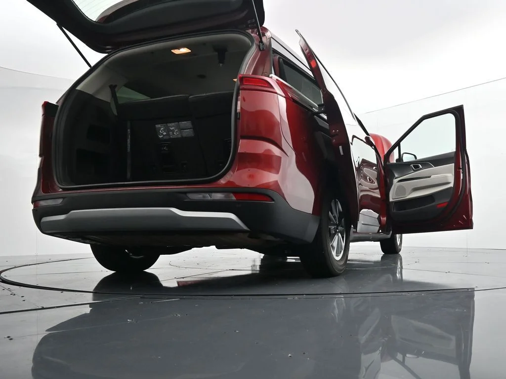 Used 2024 Red Kia LX image 47