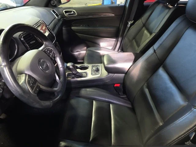 Used 2022 White Jeep Limited image 4