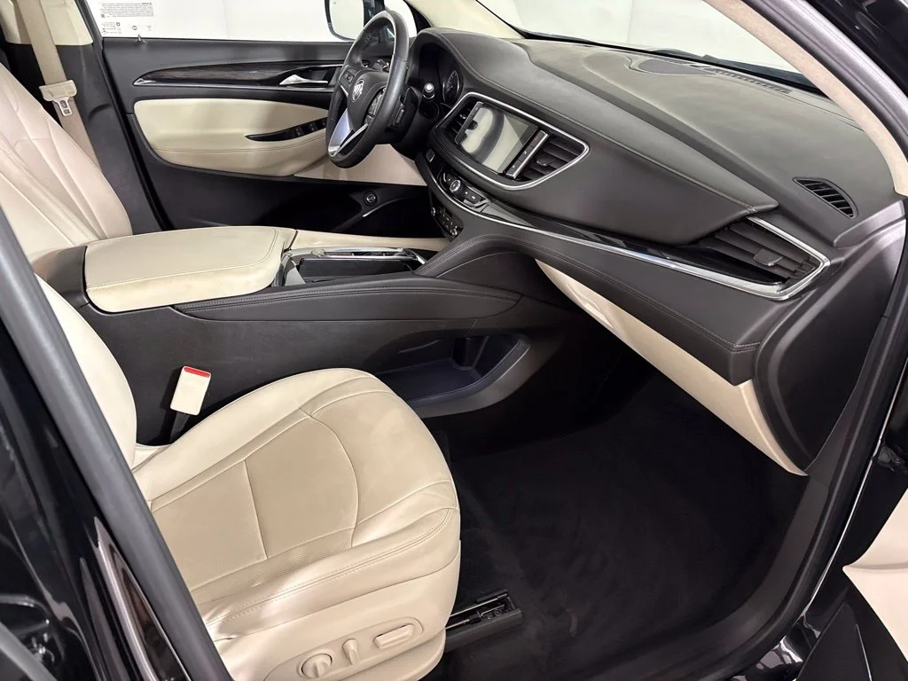 Used 2023 Black Buick Essence image 18