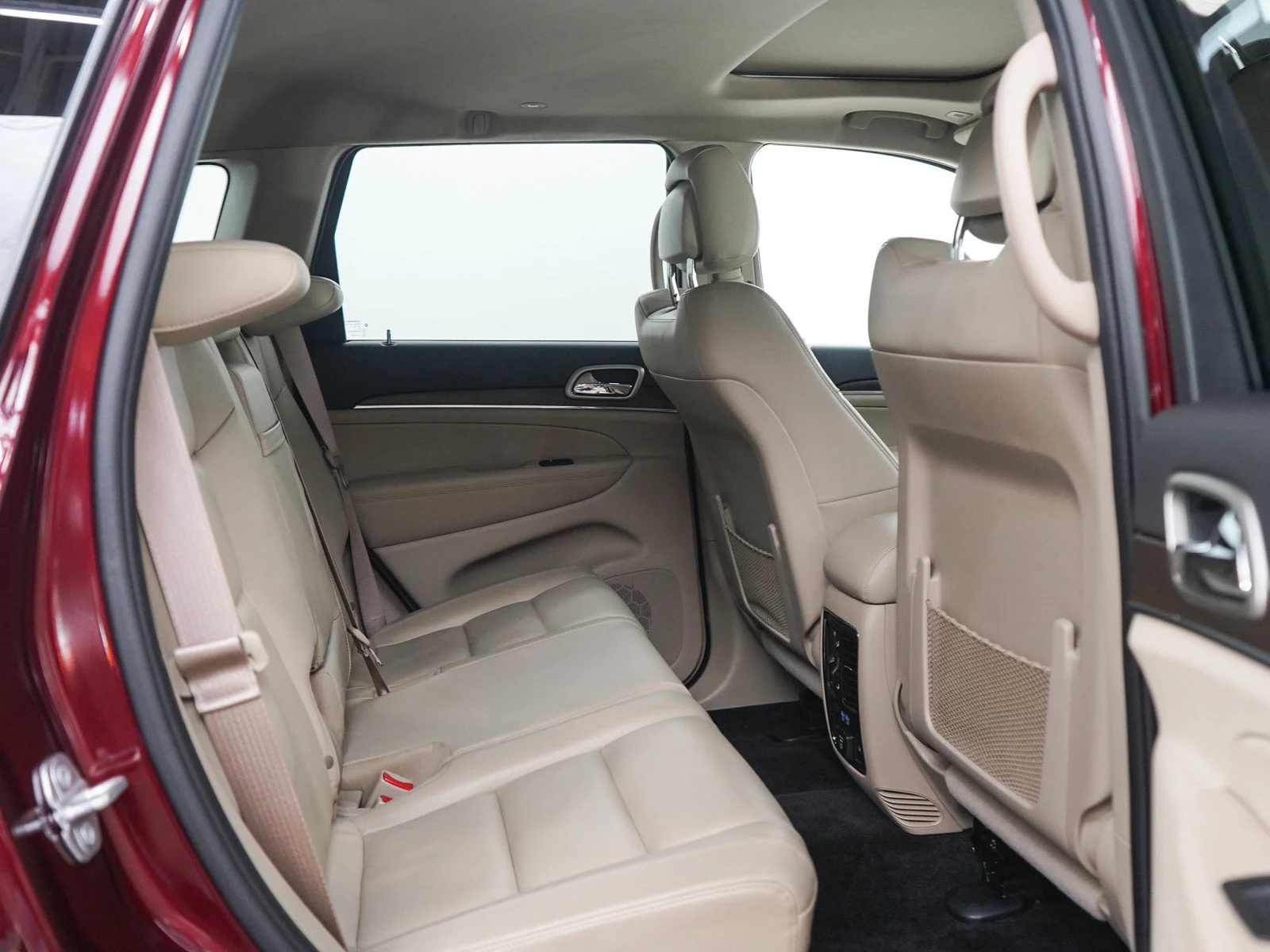 Used 2017 Velvet Red Pearlcoat Jeep Limited image 11