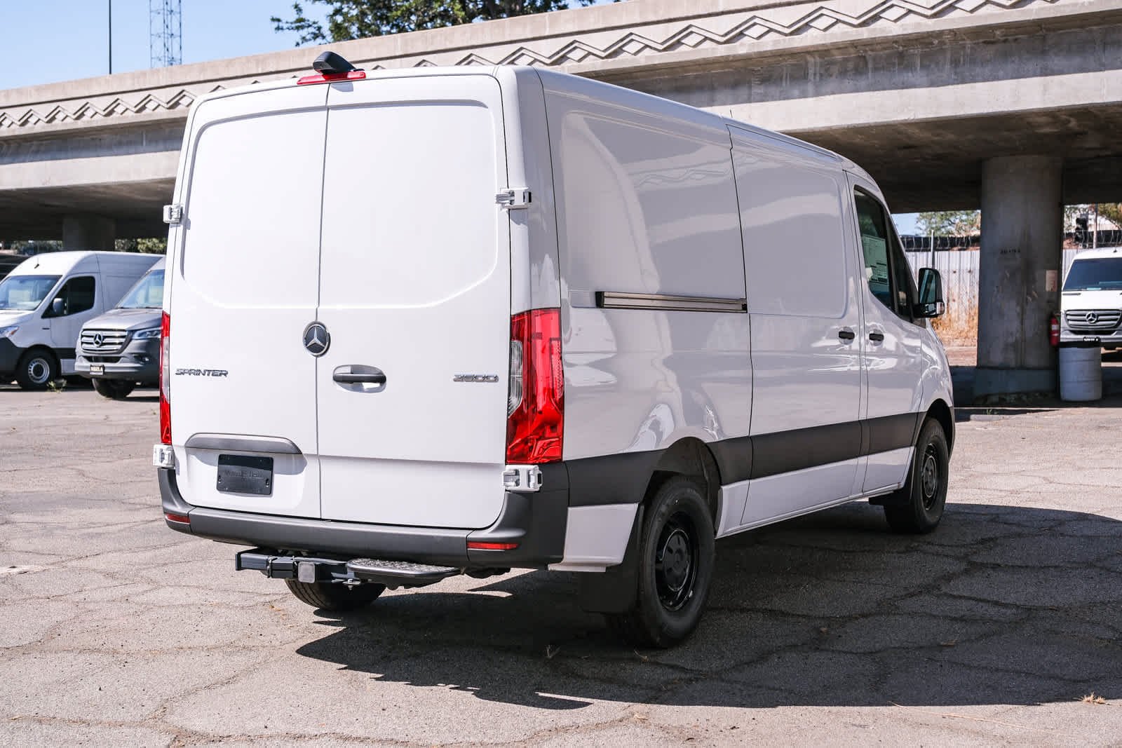 New 2026 Arctic+White Mercedes-Benz Cargo 144 WB  RWD 2.0L 4-Cylinder image 4