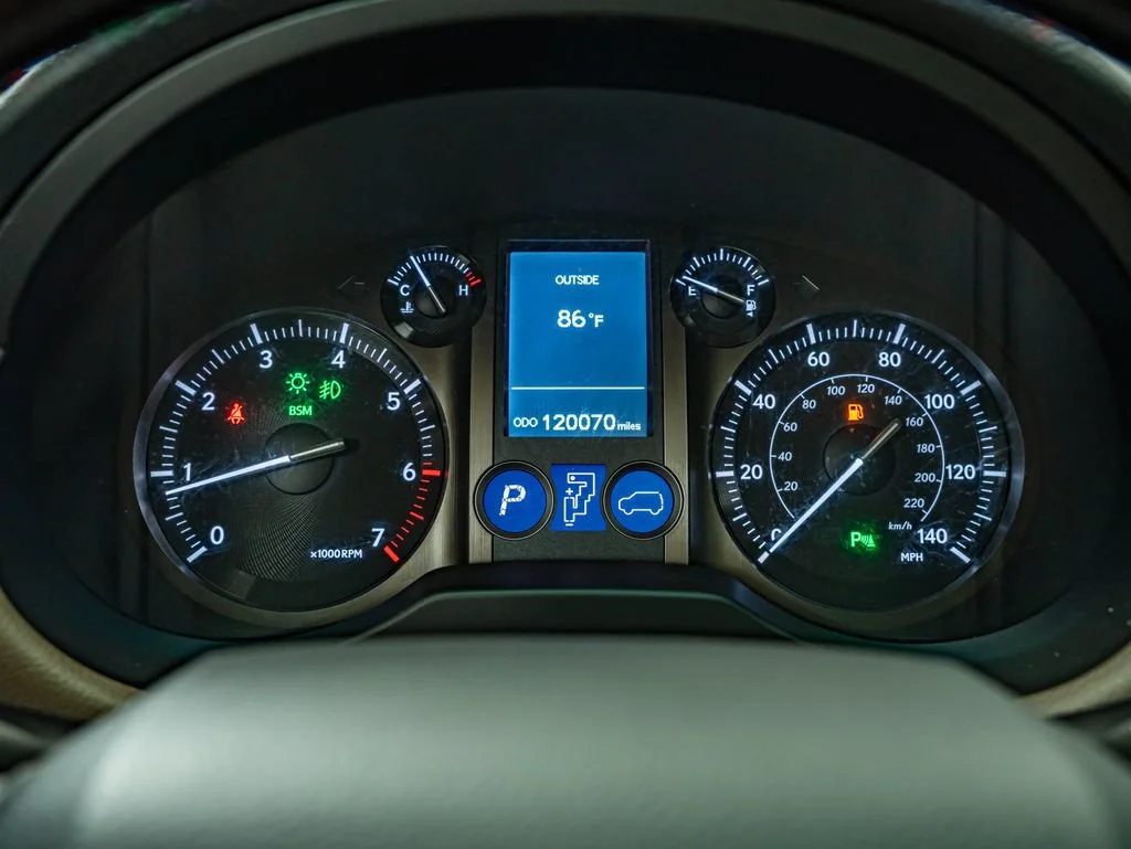 Used 2014 Starfire Pearl Lexus 460 image 25