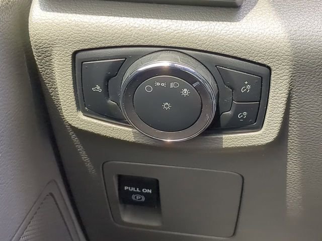 Used 2019 White Ford XL image 24