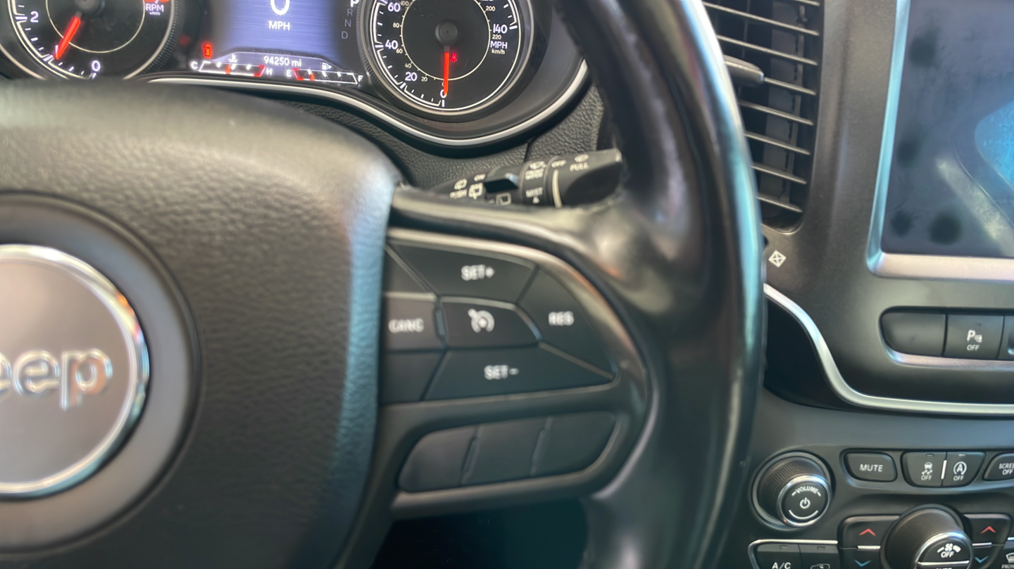 Used 2019 Gray Jeep Trailhawk image 20
