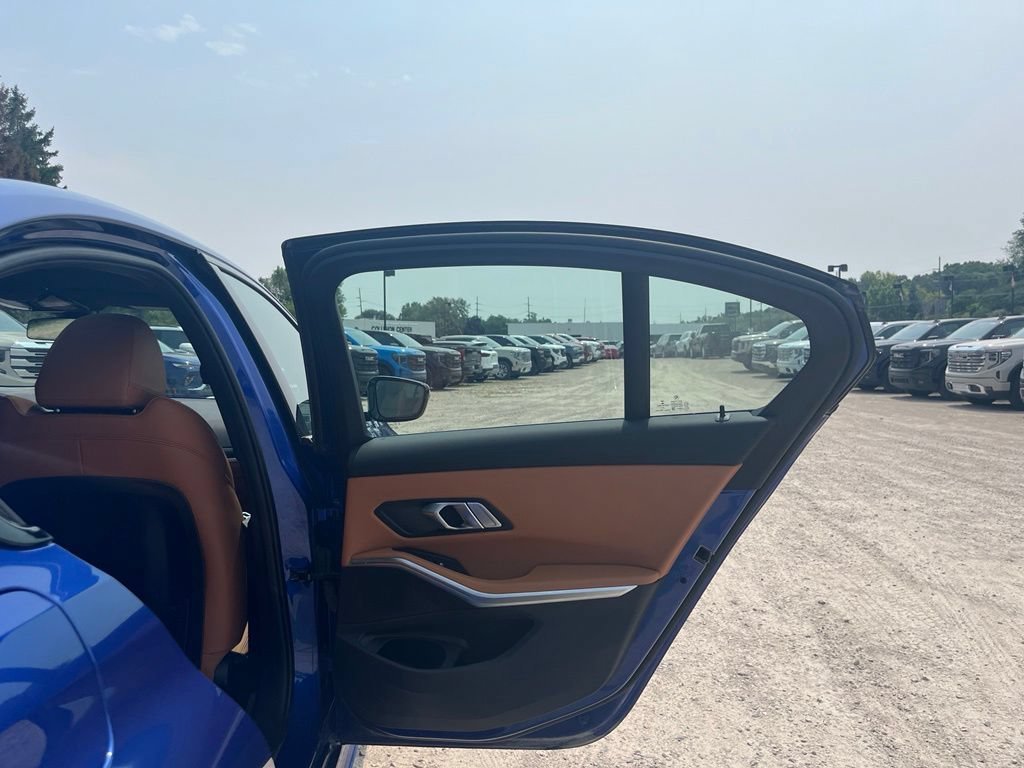 Used 2022 Portimao Blue Met BMW 330i xDrive image 29