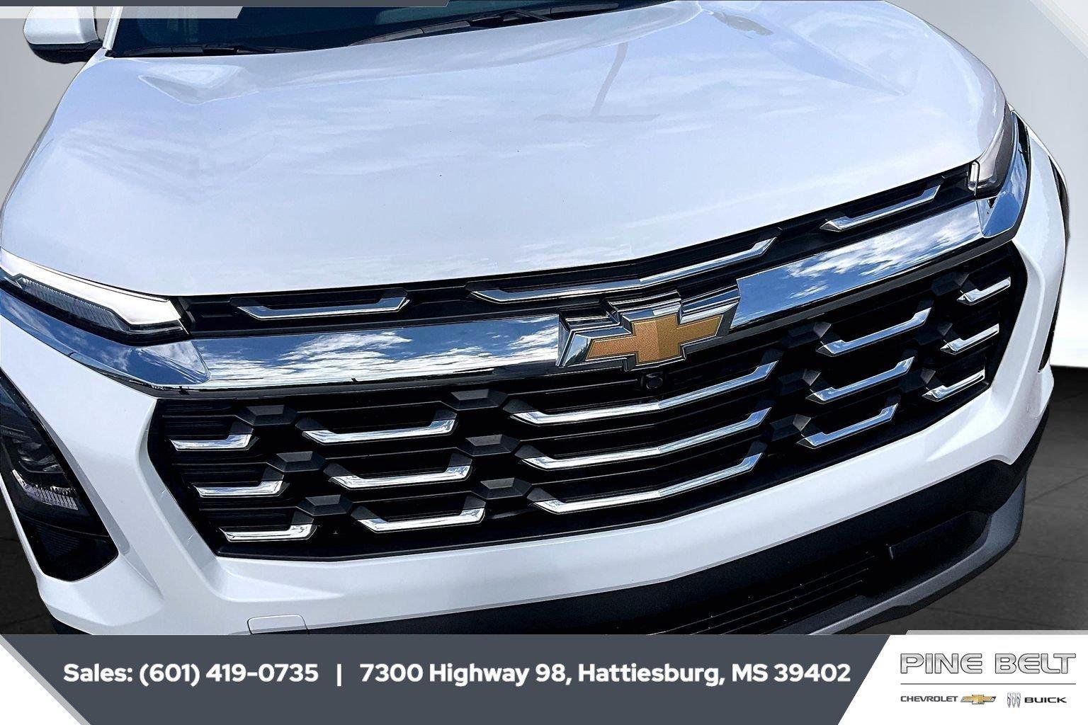 Used 2026 Summit White Chevrolet LT image 22
