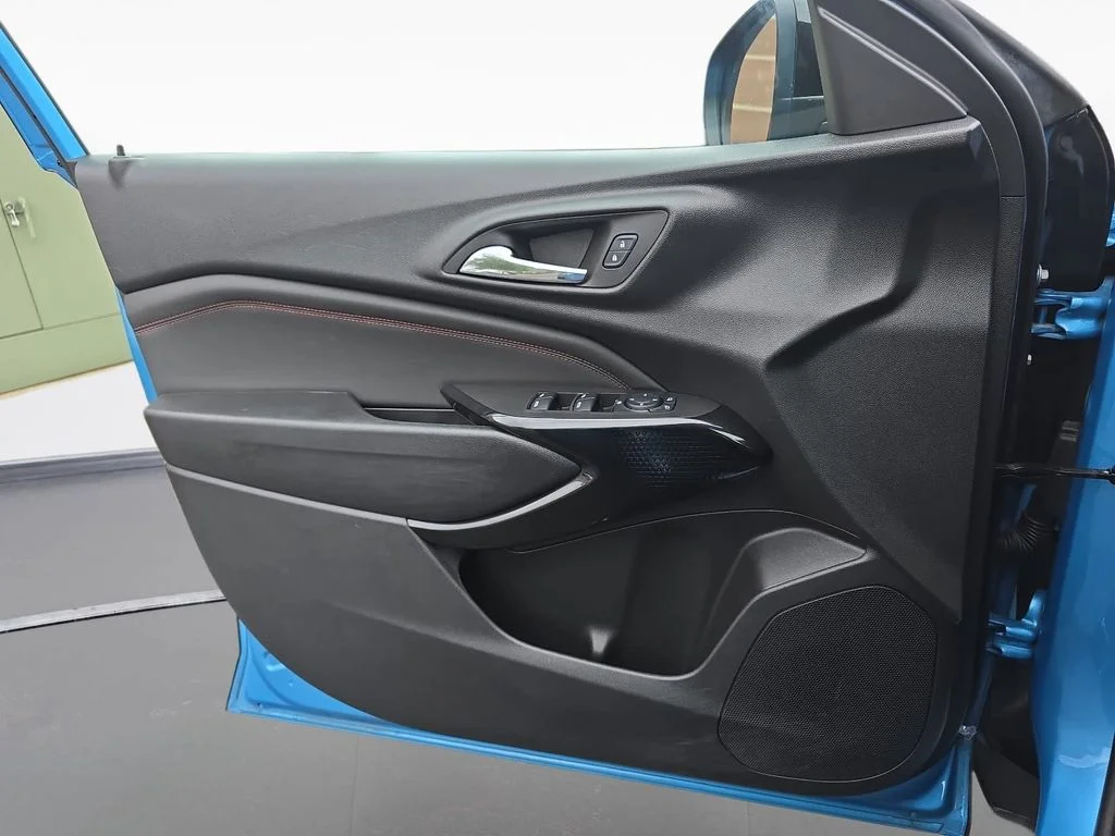 Used 2025 Blue Chevrolet 2RS image 26