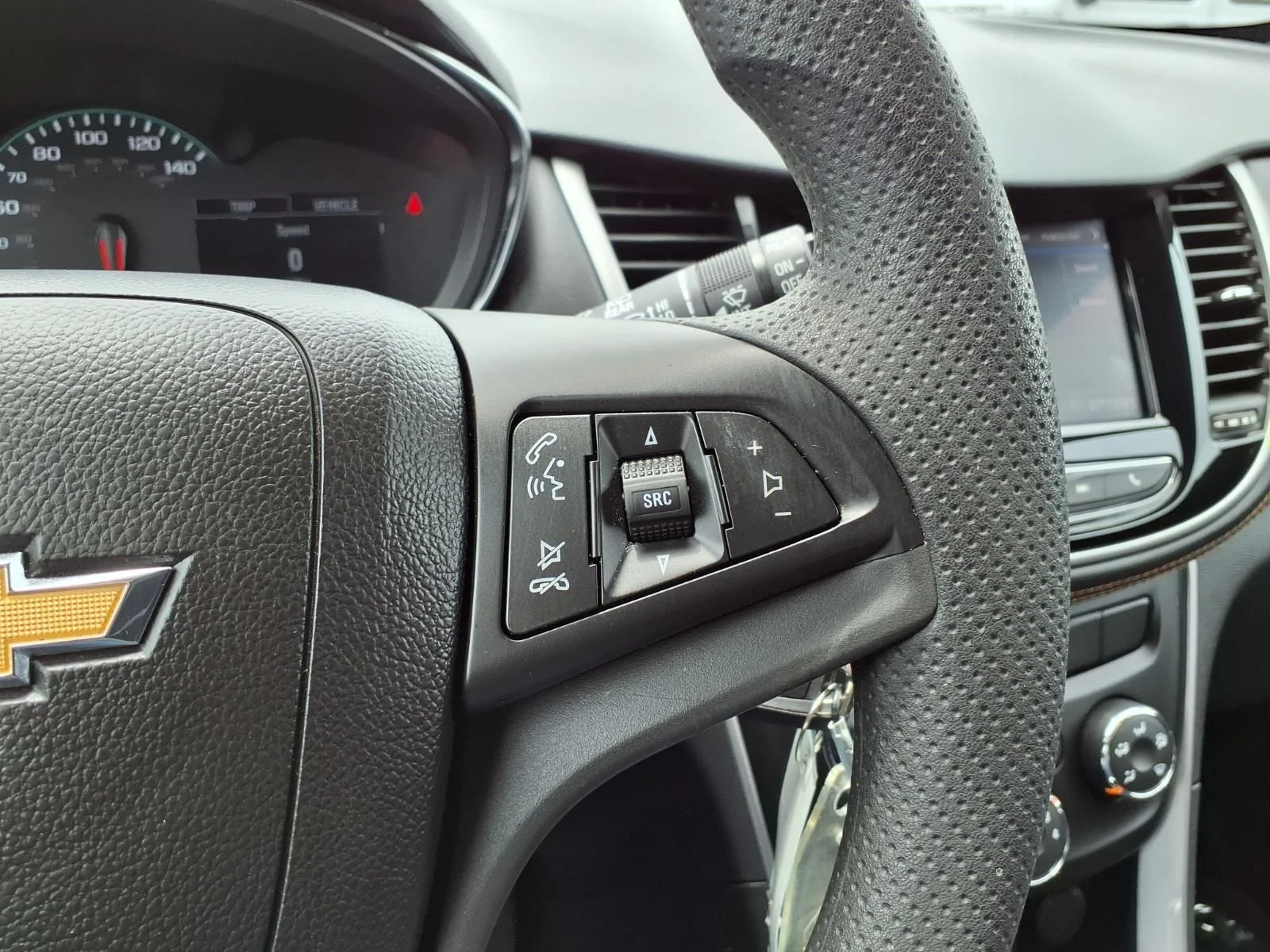 Used 2022 White Chevrolet LS image 23