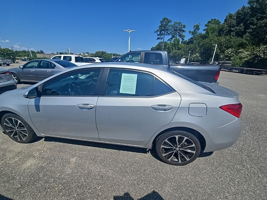 Used 2018 Silver Toyota SE image 8