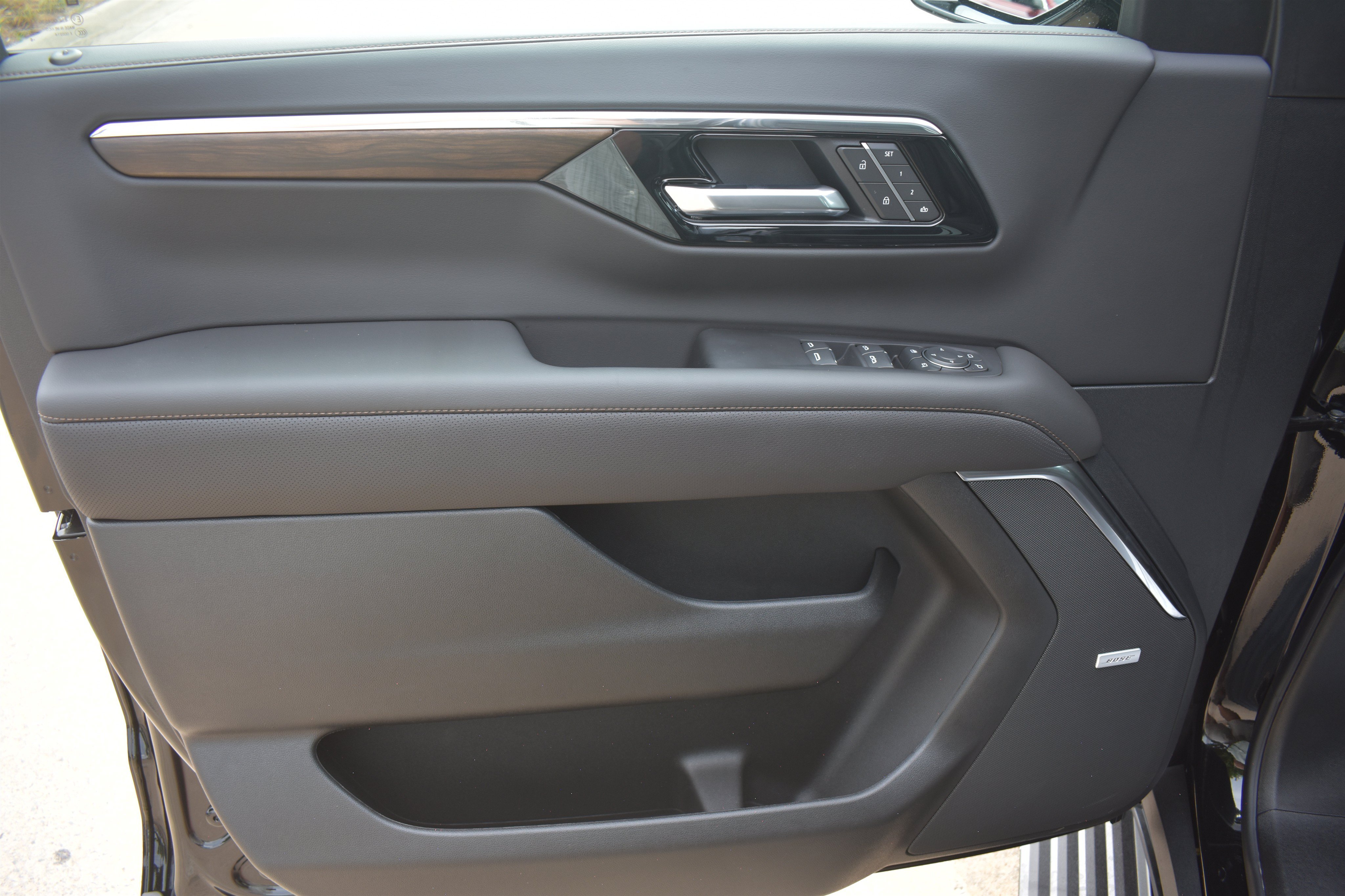 2026 Chevrolet Suburban High Country - Photo 12