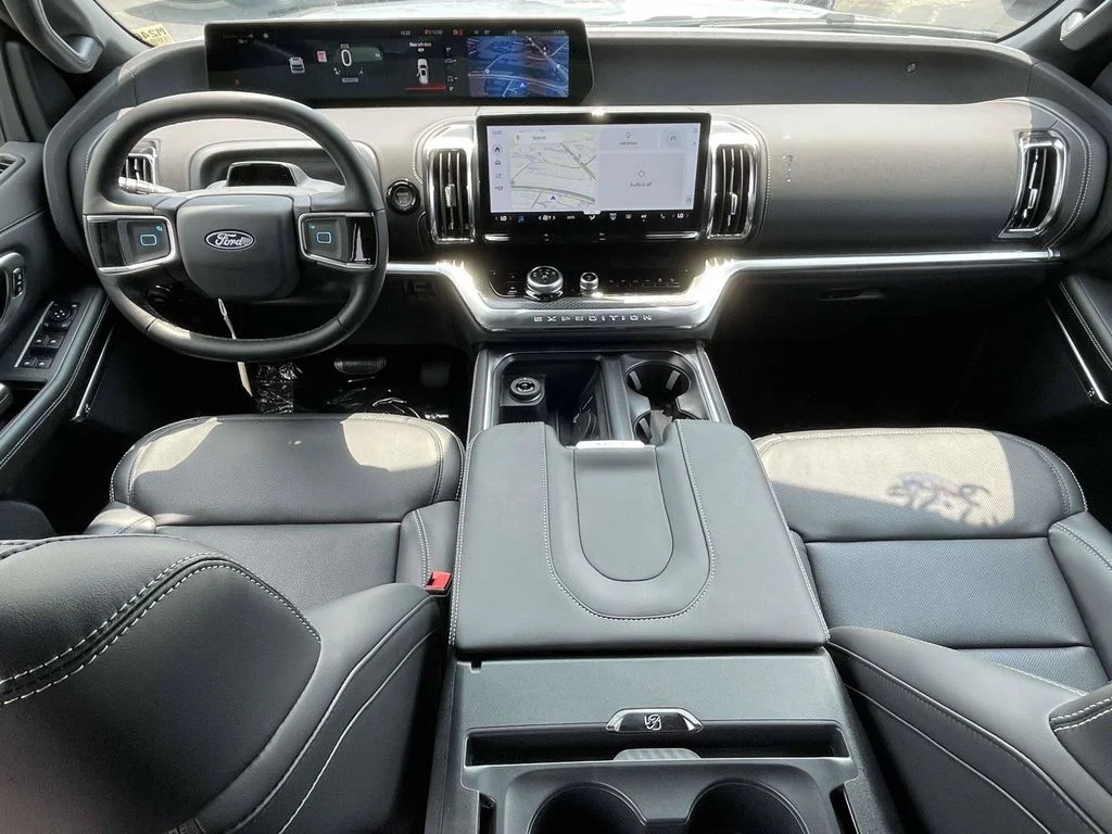 New 2027 Glacier Gray Metallic Tri-Coat Ford Platinum image 11