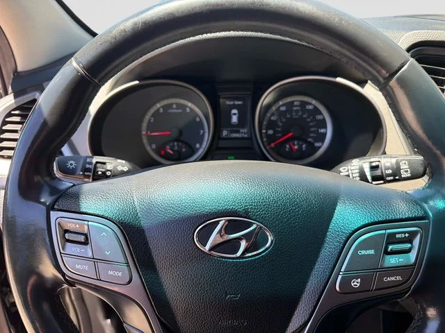 Used 2013 Black Hyundai Base image 25