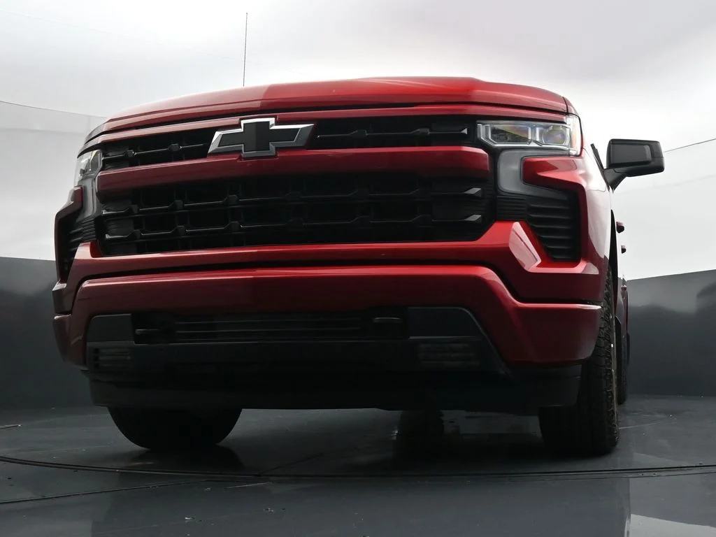 Used 2023 Red Chevrolet RST image 29