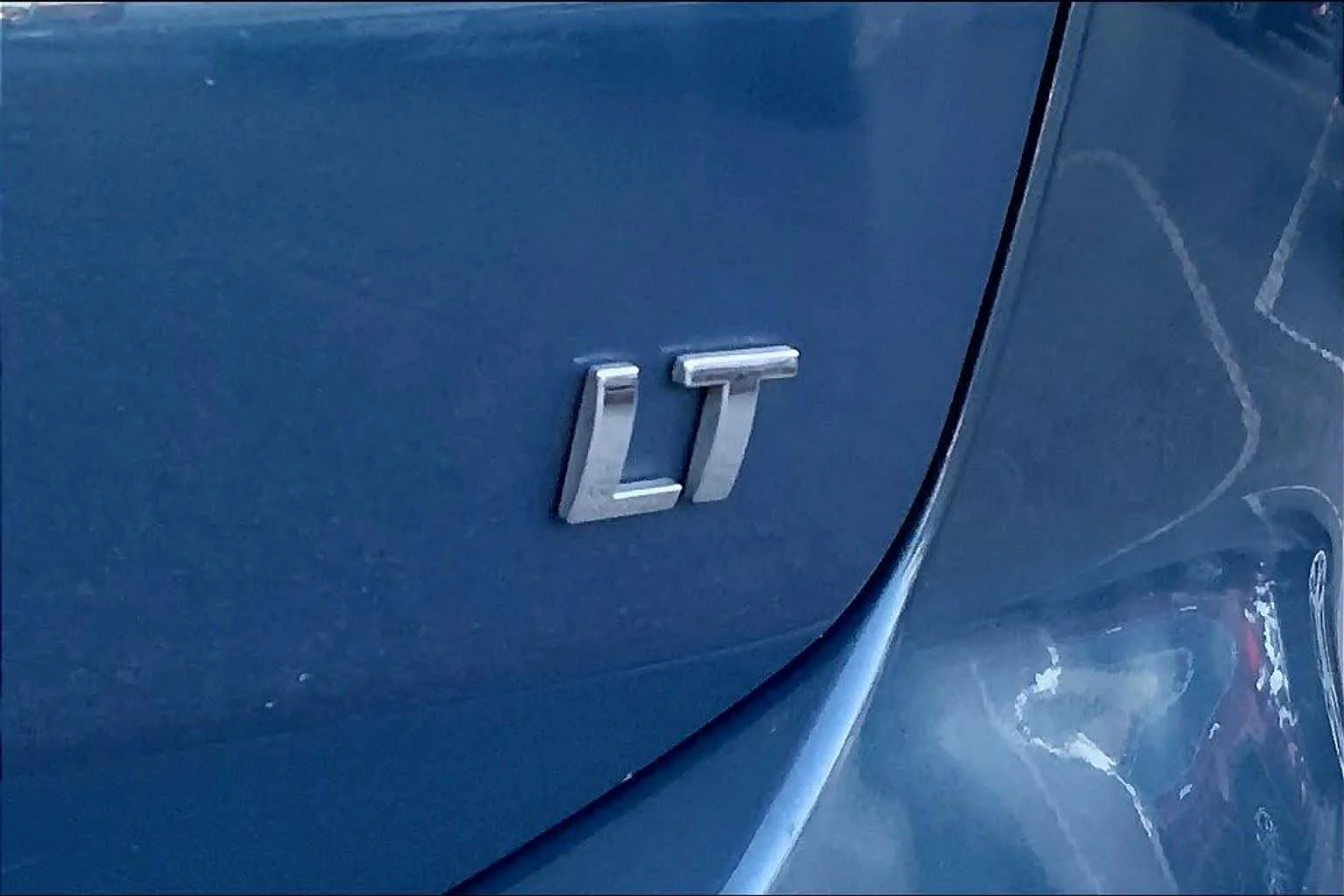 Used 2024 Lakeshore Blue Metallic Chevrolet LT image 9