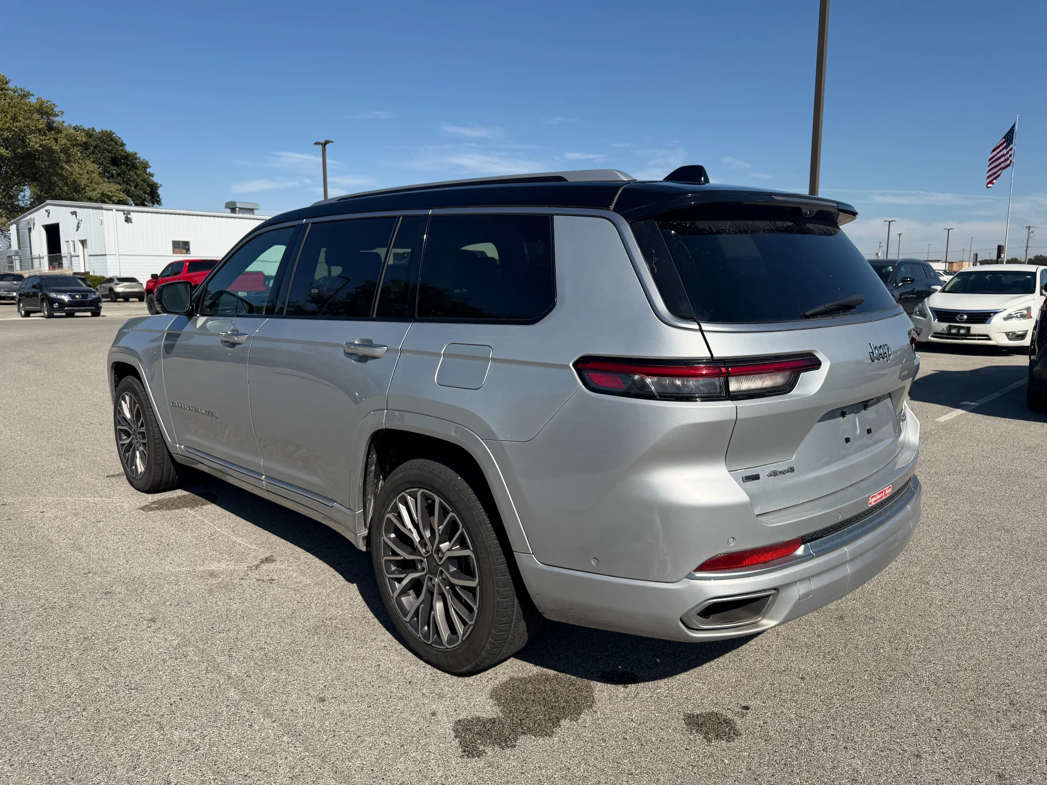 Used 2021 Silver Zynith Jeep Summit Reserve image 10