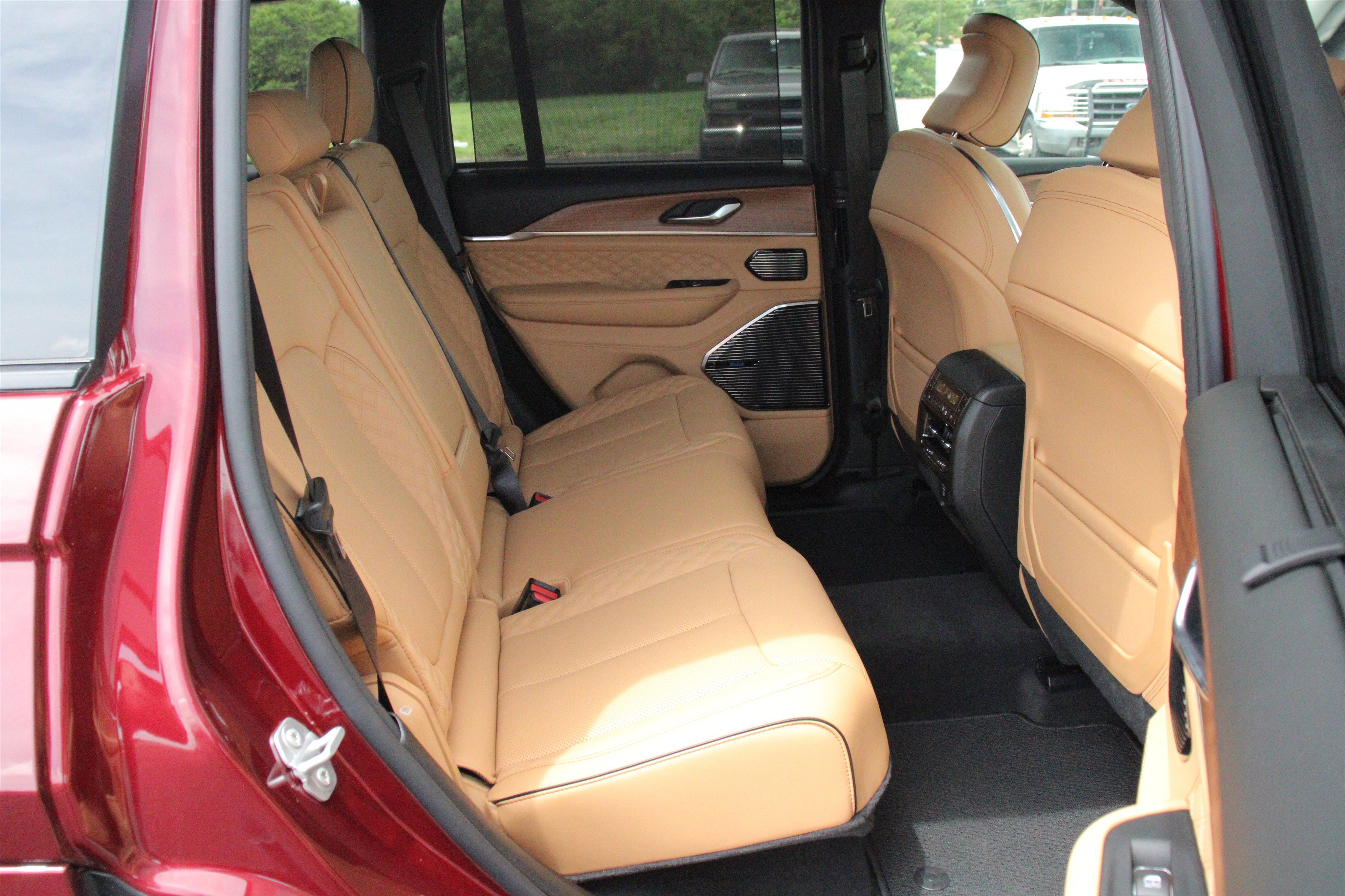 New 2026 Velvet Red Pearl-Coat Exterior Paint Jeep Summit image 29