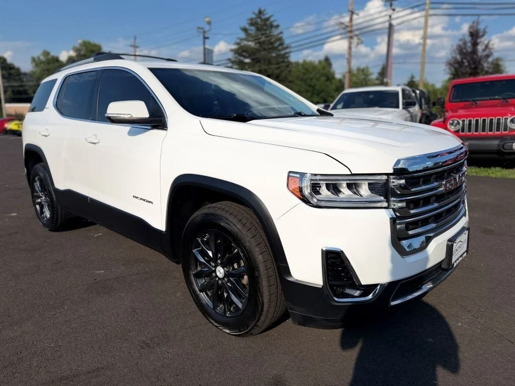 Used 2020 Summit White GMC FWD 4dr SLT w/ Upgraded 3.6-Liter DOHC V6 Engine image 2