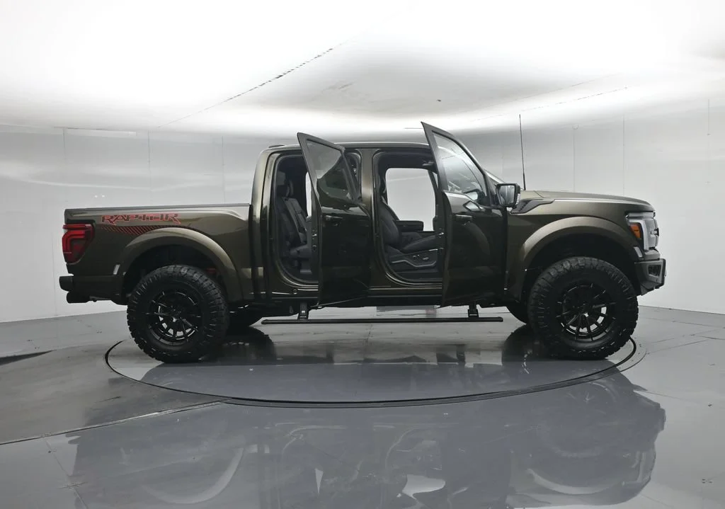 New 2026 Shelter Green Ford Raptor image 4