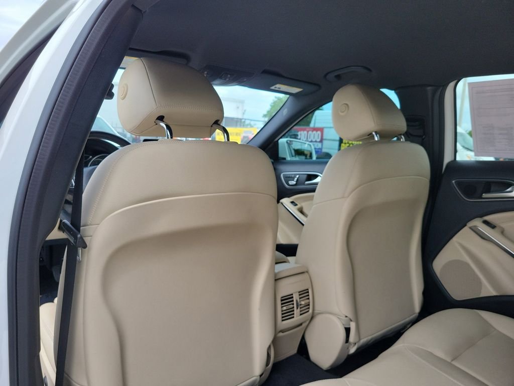 Used 2020 White Mercedes-Benz GLA 250 image 12