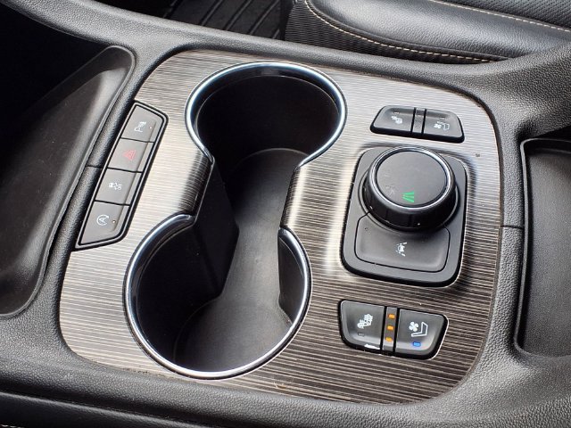 Used 2020 Red GMC SLT image 19