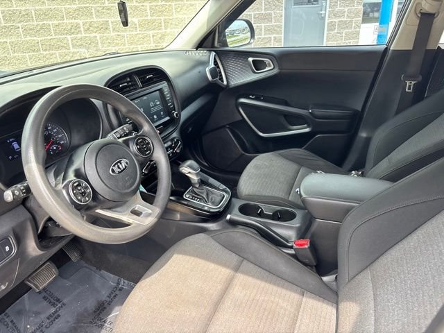 Used 2020 Black Kia S image 17