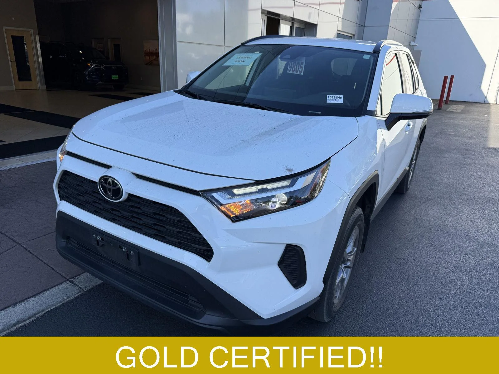 Used 2023 Ice Cap Toyota XLE image 1