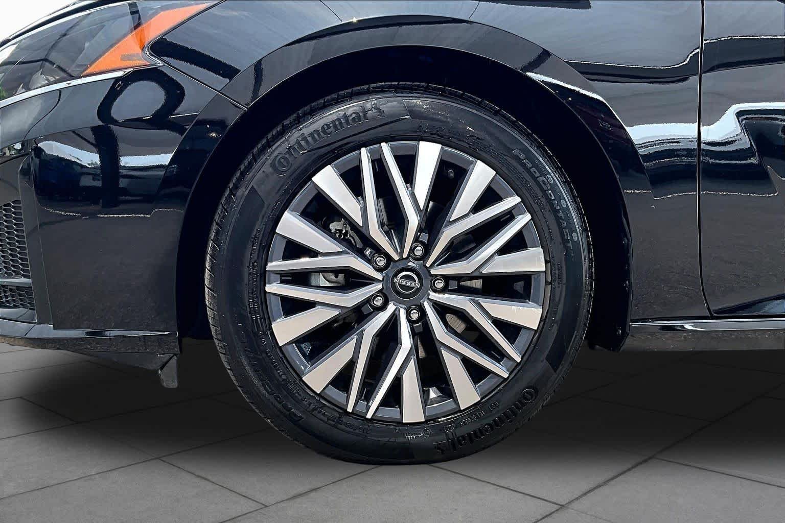 Certified Used 2025 Super Black Nissan SV image 11