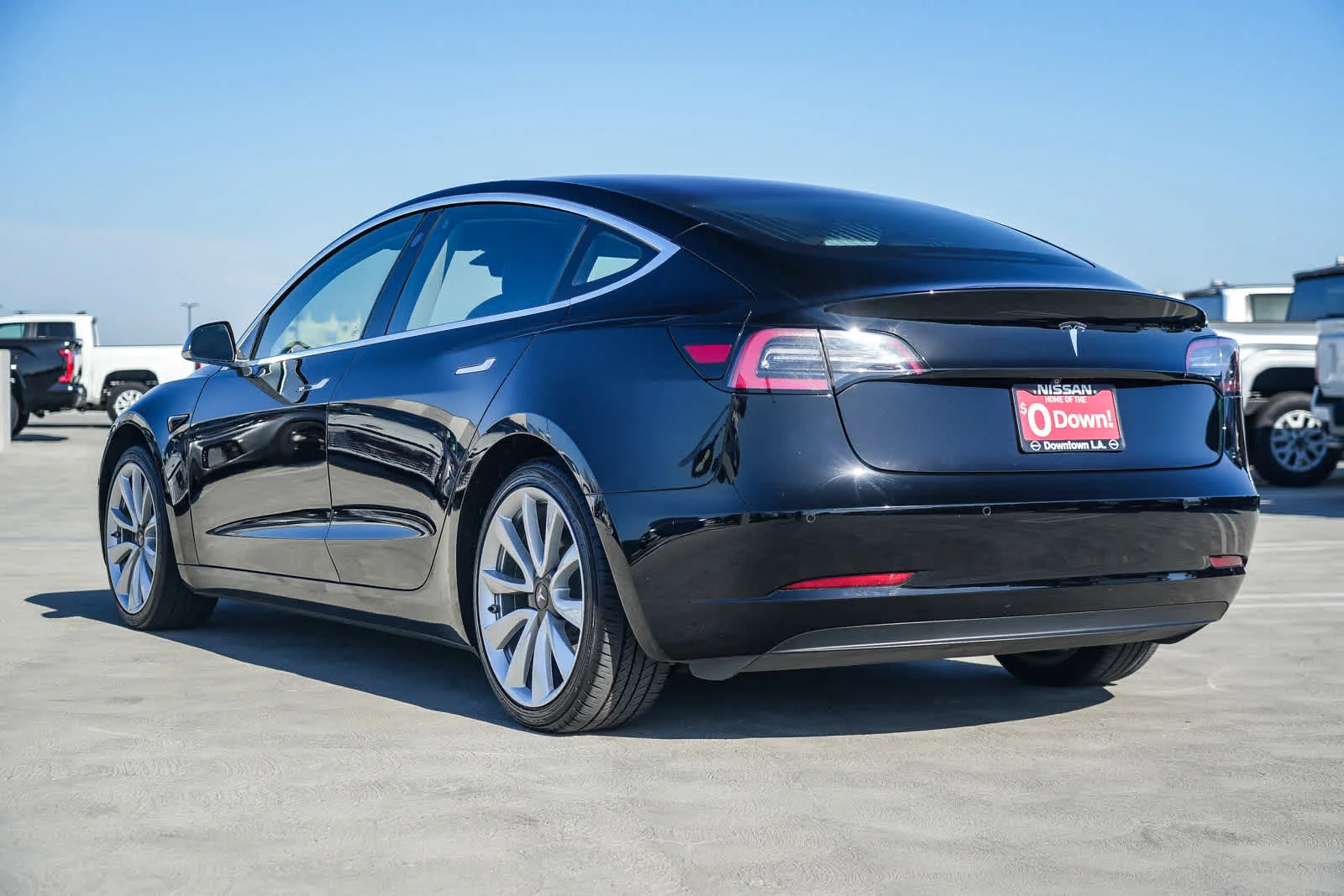 Used 2018  Tesla  image 8