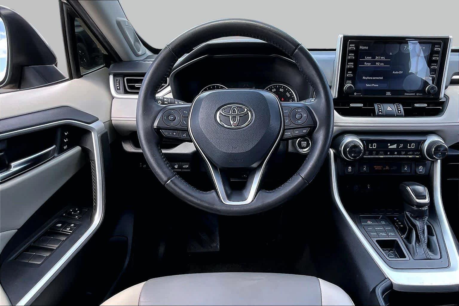 Used 2021 Magnetic Gray Metallic Toyota XLE Premium image 6