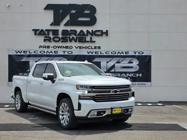 Used 2022 Beige Chevrolet High Country image 4